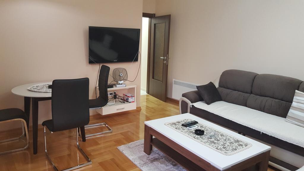 Nikolina Apartments Kotor Buitenkant foto
